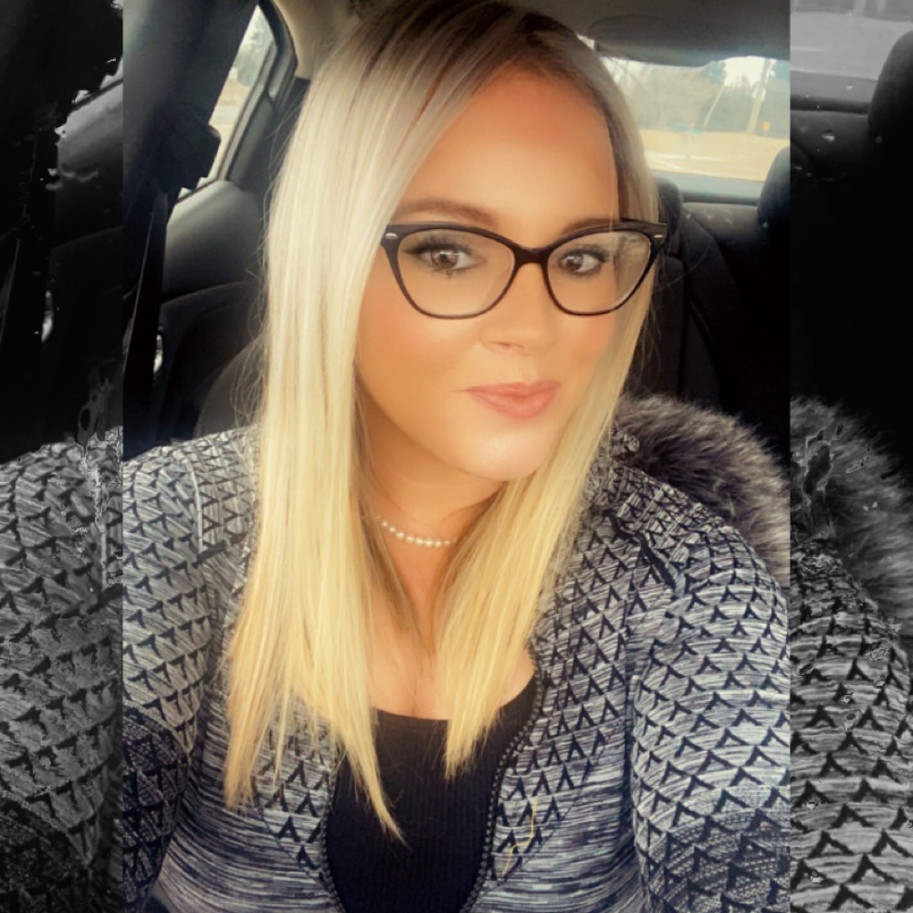 Meet your Posher, Casey